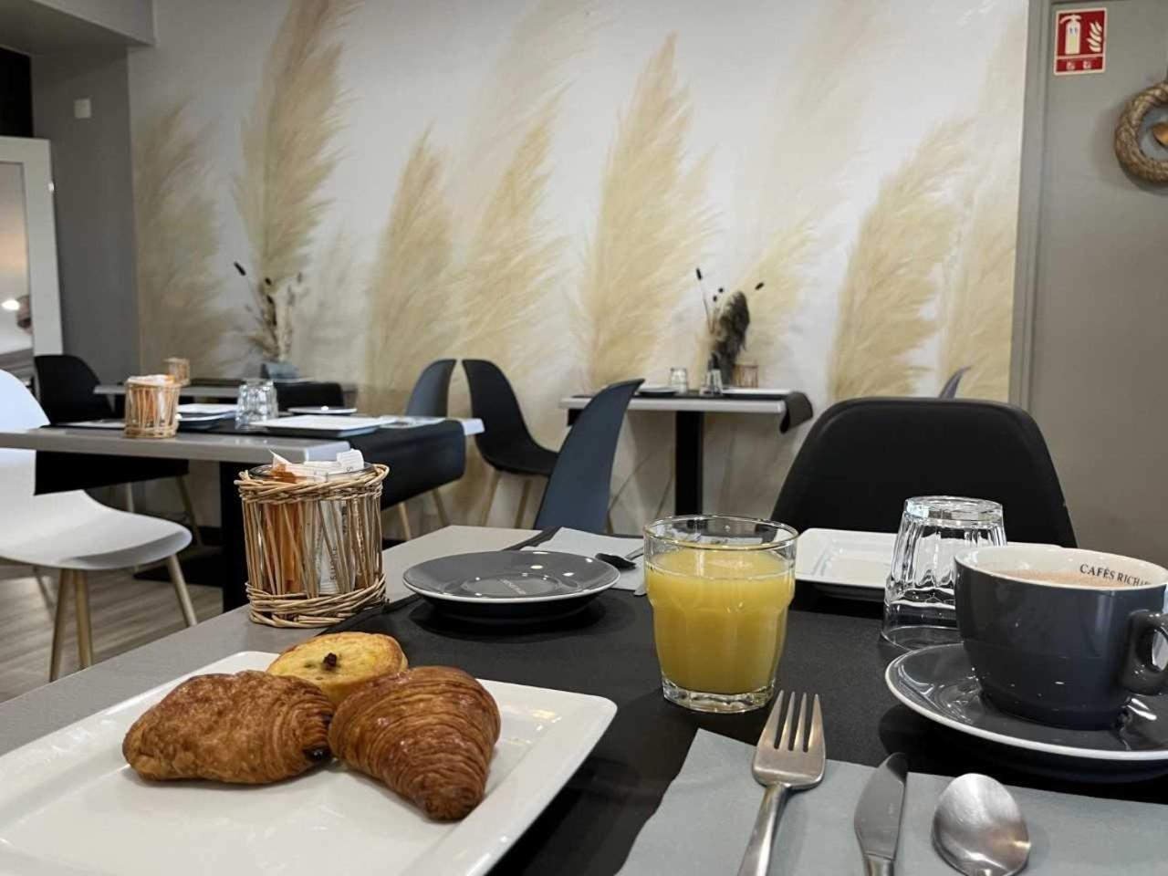 Hotel Best Western La Mare O Poissons Ouistreham Kültér fotó